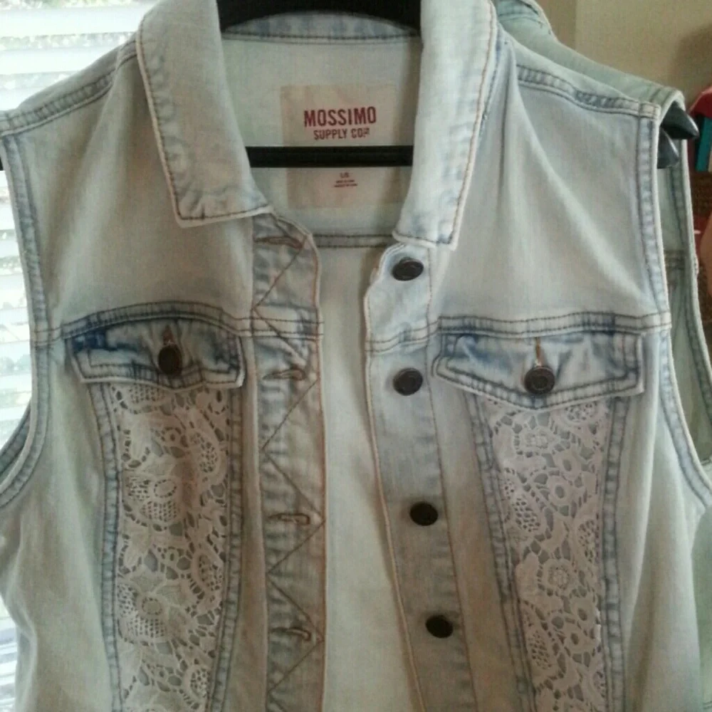 Mossimo vest NWOT - Picture 2 of 4